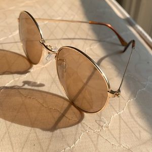 Round frame sunglasses